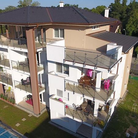 Laguna Beach Apartmanok Siófok Buitenkant foto