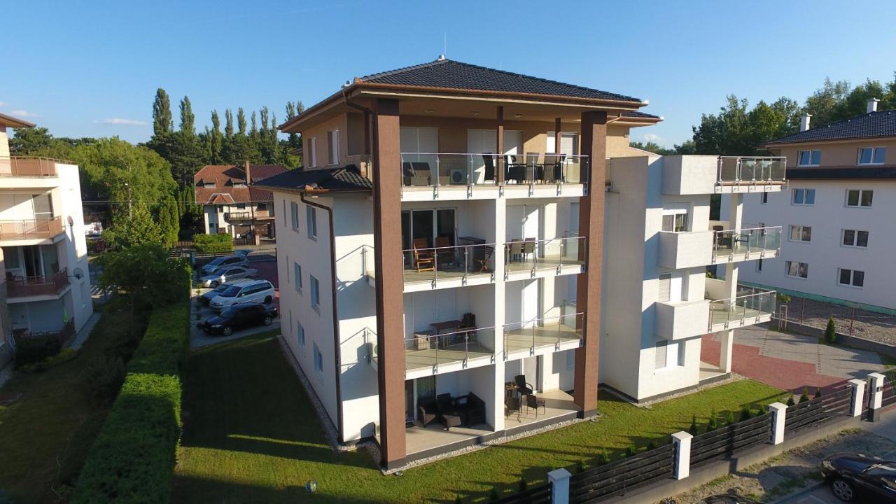 Laguna Beach Apartmanok Siófok Buitenkant foto