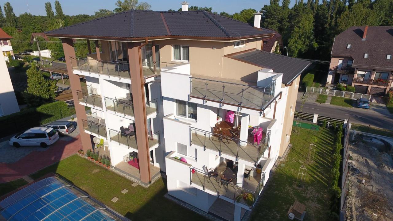 Laguna Beach Apartmanok Siófok Buitenkant foto