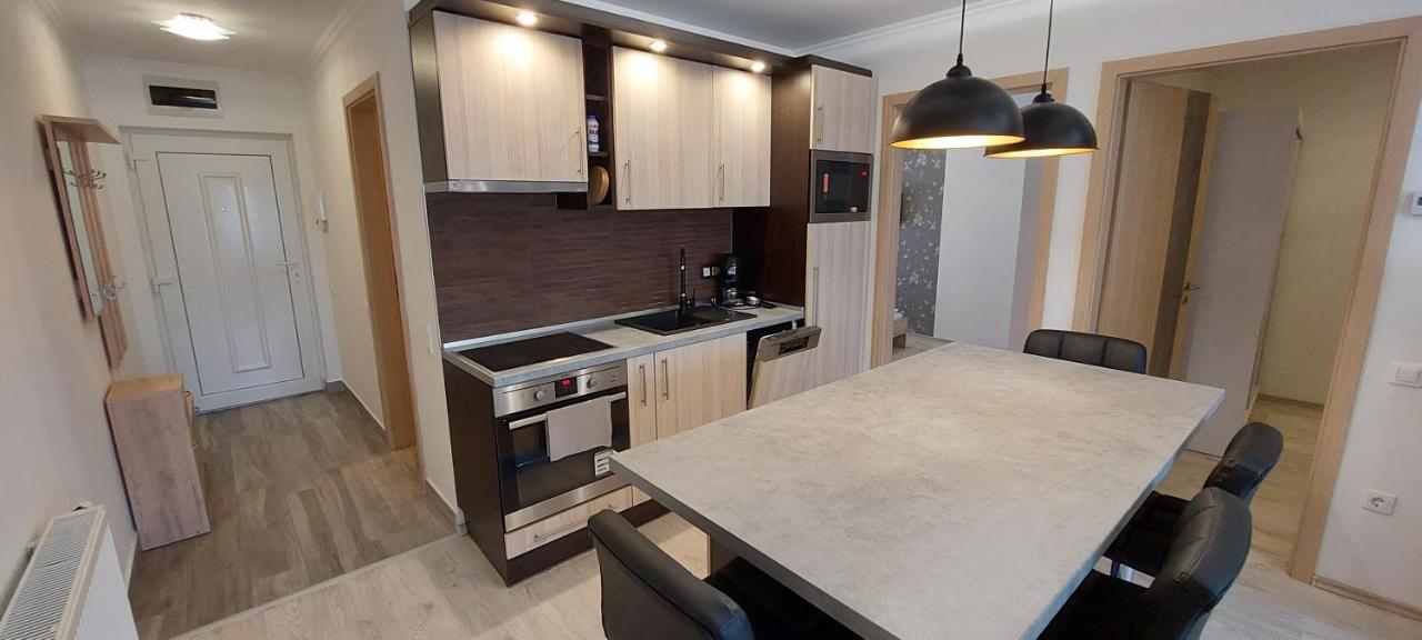 Laguna Beach Apartmanok Siófok Buitenkant foto