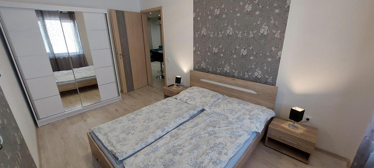 Laguna Beach Apartmanok Siófok Buitenkant foto