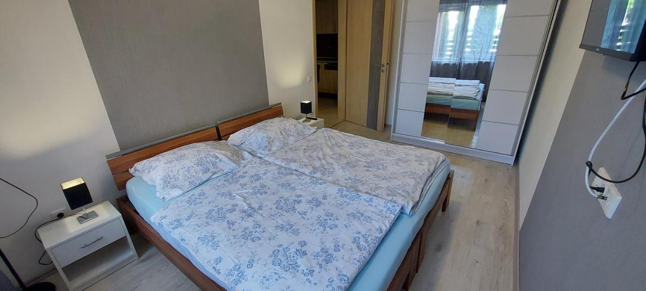 Laguna Beach Apartmanok Siófok Buitenkant foto