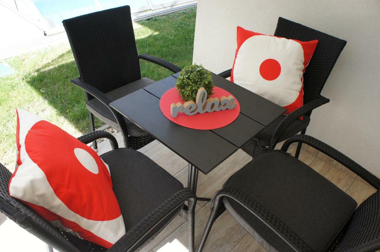 Laguna Beach Apartmanok Siófok Buitenkant foto